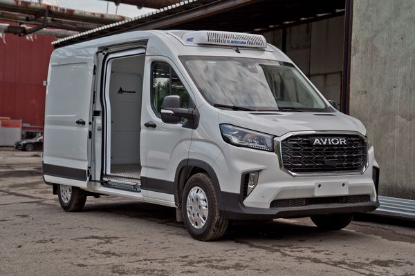 Фургон AVIOR V90 Freeze с холодильной установкой для перевозки грузов с температурным контролем
