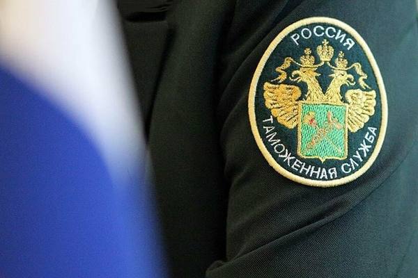 Шеврон сотрудника Федеральной таможенной службы России на форме