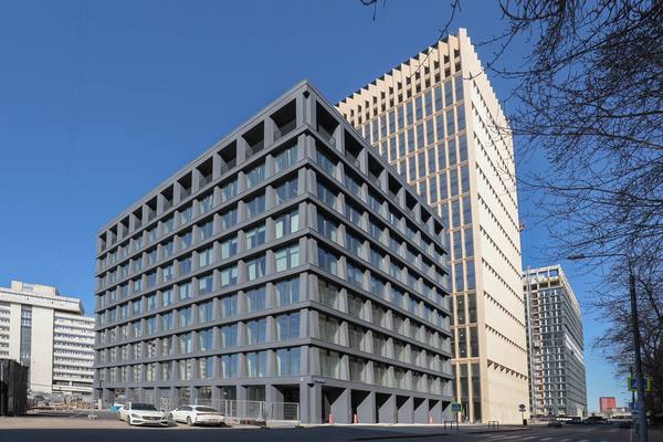 Современное офисное здание Tower A в составе бизнес-квартала STONE Towers, арендованное компанией «Магнит» для новой штаб-квартиры в Москве