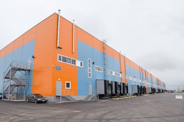 Современный складской комплекс Nordway класса А в Санкт-Петербурге с погрузочными воротами и парковкой
