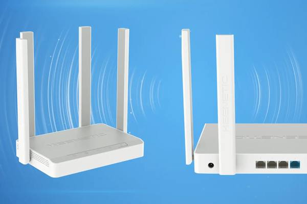 Wi-Fi роутер Keenetic на синем фоне — материал о росте рынка роутеров в России и переходе на Wi-Fi 6 и mesh