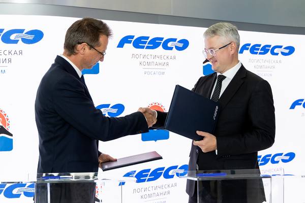 Подписание соглашения между FESCO и Правительством Камчатского края о развитии транспортной доступности региона на Восточном экономическом форуме 2025 года