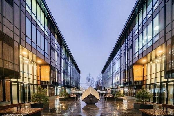 Современные бизнес-центры класса B в Санкт-Петербурге в вечернее время