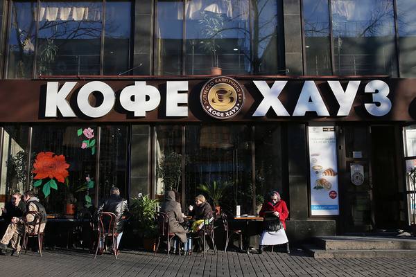 Фасад кофейни «Кофе Хауз» в Москве — новый формат с горячими блюдами и посадкой