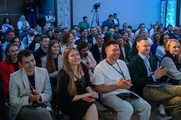 Участники конференции «Импульс Т1» в Новосибирске обсуждают развитие ИТ-отрасли, образование и цифровые технологии в логистике и промышленности