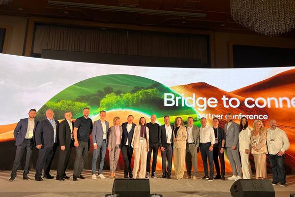 Команда X5 Import на международной конференции Bridge to Connect в Дохе, 2025 год
