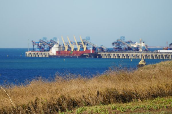 Береговая линия и навалочные терминалы ОТЭКО в порту Тамань — зона экологического мониторинга