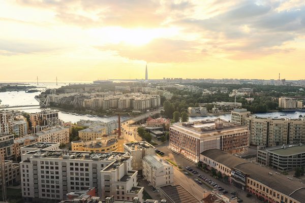 Деловой район Санкт-Петербурга с офисной застройкой в премиальной локации