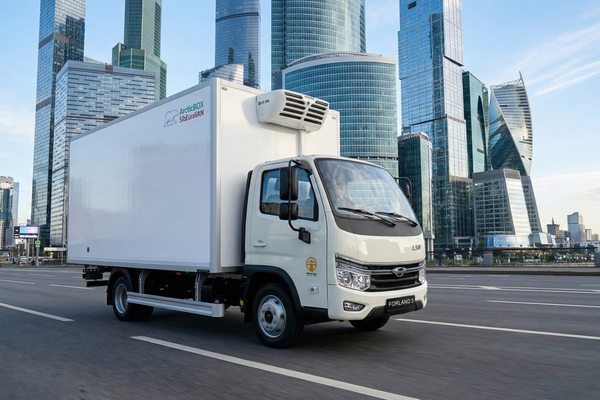 Рефрижератор на базе шасси FORLAND 3 в городской среде: автомобиль для холодовой логистики и перевозки продуктов с температурным режимом