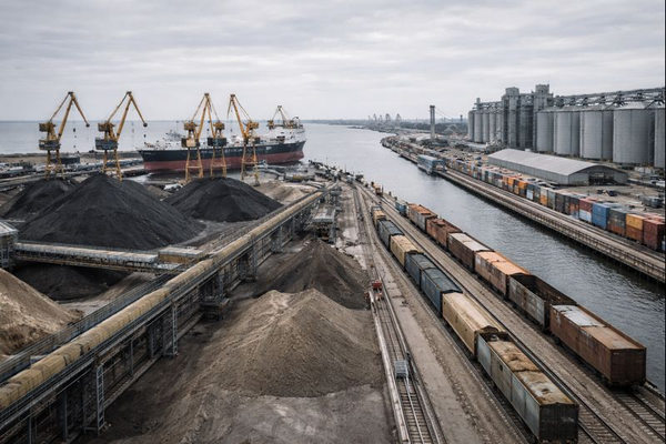 Грузовой порт России: перевалка угля и железнодорожные подходы на фоне изменения структуры грузооборота в 2025 году