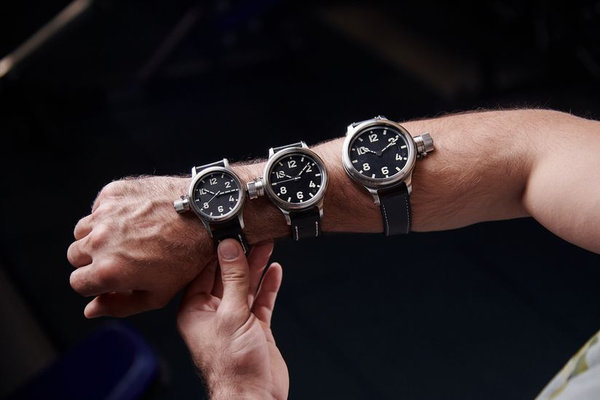 Механические наручные часы с классическим циферблатом как новый товарный сегмент на маркетплейсе М.Видео