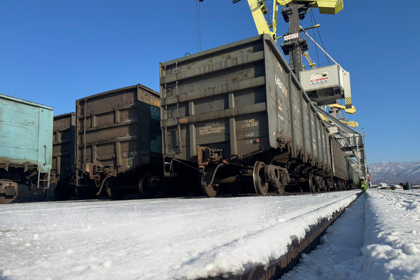 Инновационные грузовые вагоны на железнодорожных путях Малого порта в Находке — железнодорожная логистика Дальнего Востока