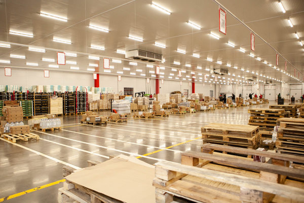 Складской комплекс класса A в Подмосковье с мультитемпературными зонами, используемый продуктовым ритейлером для распределительной логистики