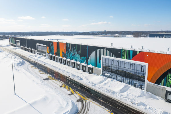 Склад формата big box с масштабным муралом в промпарке «Кувекино» в Новой Москве