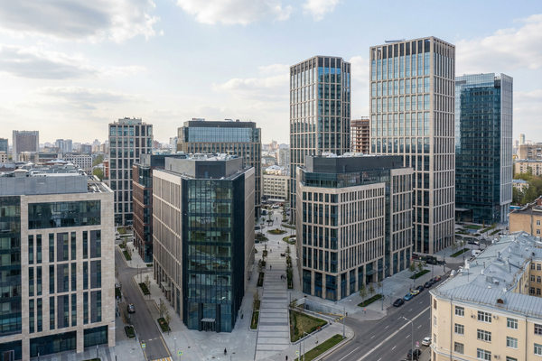 Новые бизнес-центры в Москве как иллюстрация высокого спроса на офисные площади до ввода в эксплуатацию