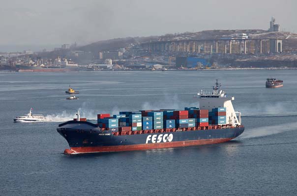 контейнерный порт Россия Владивосток логистика FESCO контейнерные перевозки терминал