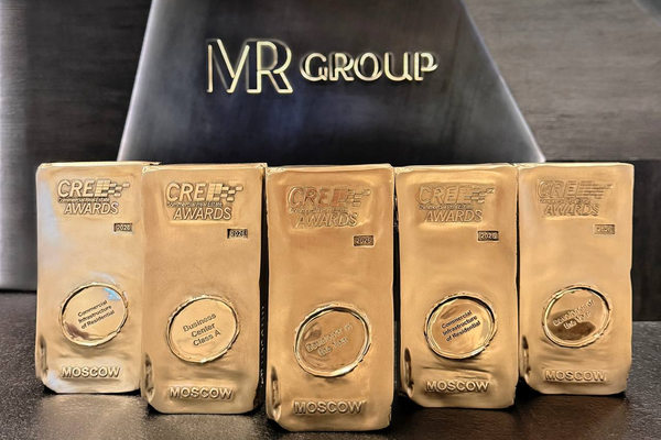 Награды CRE Awards MR Group за офисные и жилые проекты, влияющие на городскую логистику и коммерческую инфраструктуру Москвы