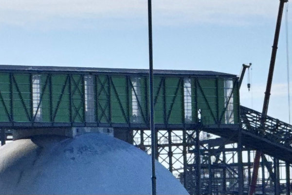 конвейерная галерея терминала для перевалки удобрений в порту