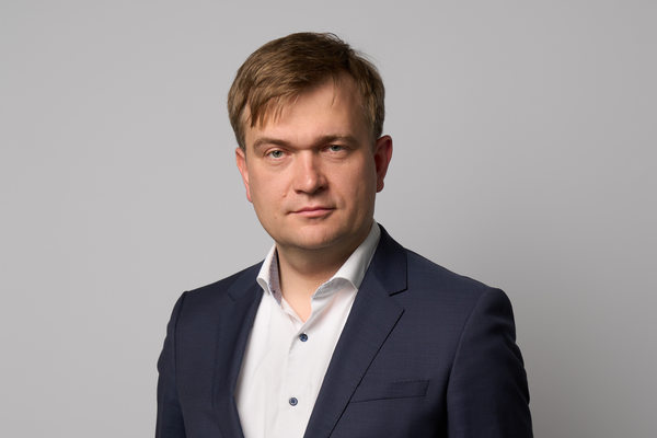 Артем Ткачёв, новый генеральный директор СДЭК, портрет, смена CEO в логистической компании