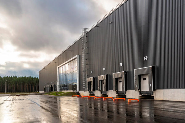 складской комплекс класса A flex box с доками и зоной погрузки, формат складов 5000–10000 м2