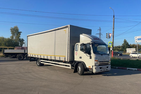 Грузовик JAC N120 транспортной компании «Дакар» для междугородных грузоперевозок