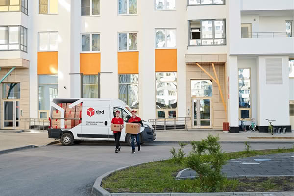 Курьерская доставка DPD в жилом районе на фоне изменения структуры логистических потоков и спроса