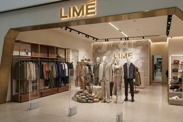 Магазин одежды Lime в торговом центре на фоне отказа бренда от франчайзинга