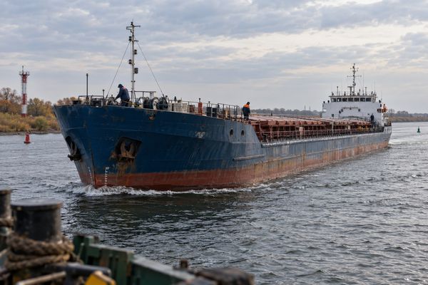 Сухогруз класса «река—море» на Волго-Каспийском маршруте перевозки зерна в Иран