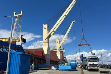Разгрузка оборудования в порту для расширения угольного терминала «Остерра» до 40 млн тонн